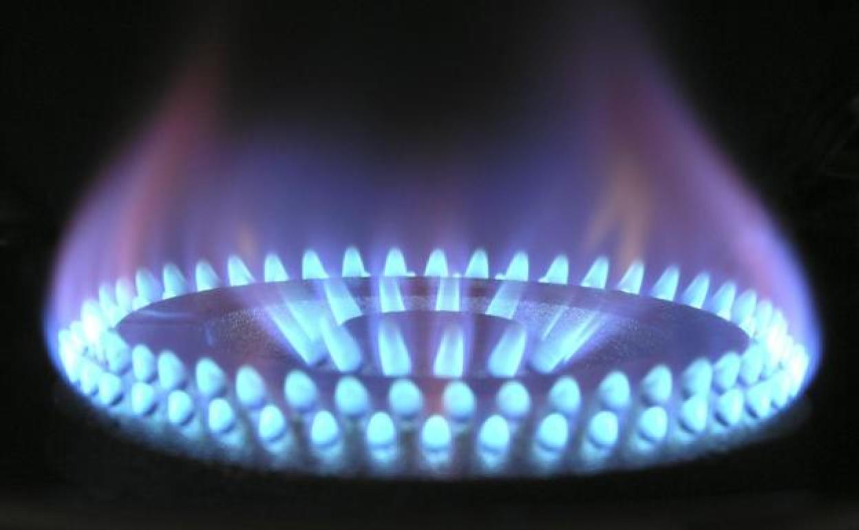 Plan to cap gas prices in Spain is delayed by a week Sur in English